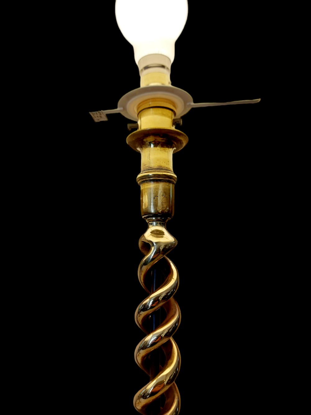 Pair Of Tall 19th Century Brass Lamps With Barley Twist Supports - Image 2